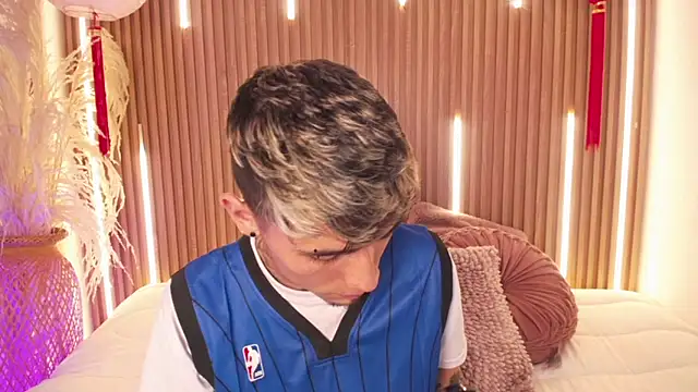 Max Hader online show from April 2026 03:19:01 AM