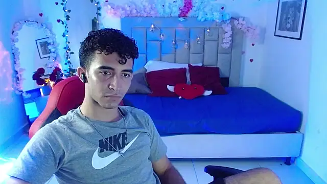 Caius fox online show from April 2026 11:32:01 AM