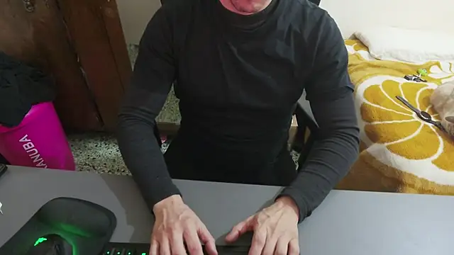 Daniiiel13 online show from February 2026 08:46:02 PM