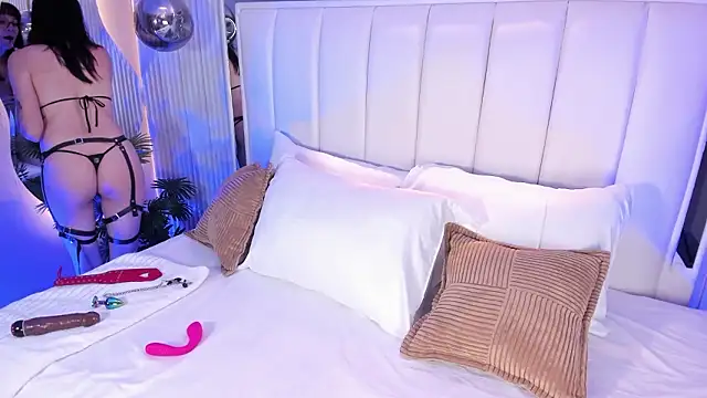 Snapshot of ViolettaColinss chatting on February 2026 11:53:02 AM ViolettaColinss online show from February 2026 11:53:02 AM