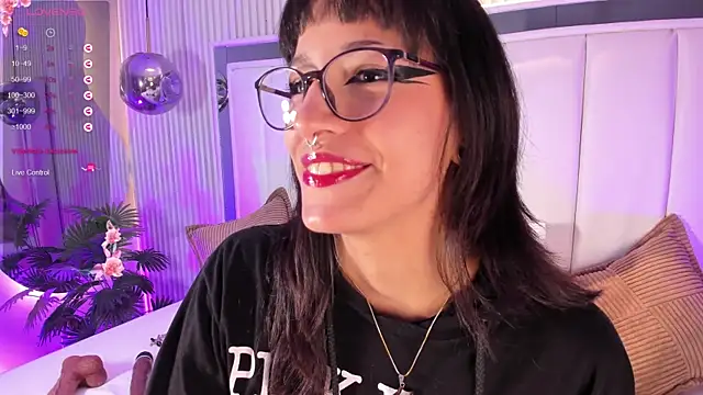 Snapshot of ViolettaColinss chatting on February 2026 11:42:02 AM ViolettaColinss online show from February 2026 11:42:02 AM