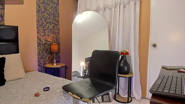 megara hott online show from February 2026 04:03:02 PM