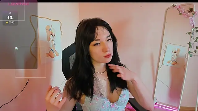 Snapshot of AliceeinWonderlanddd chatting on April 2026 04:48:02 AM AliceeinWonderlanddd online show from April 2026 04:48:02 AM