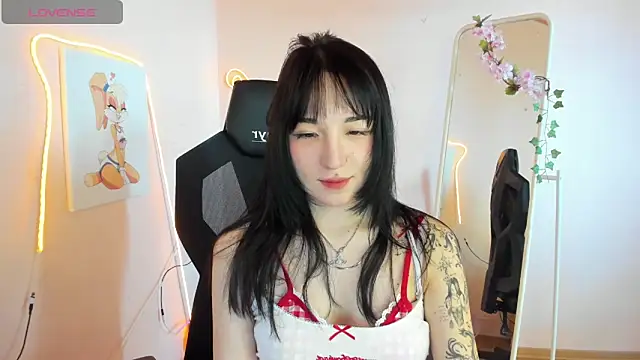 Snapshot of AliceeinWonderlanddd chatting on May 2026 03:02:02 AM AliceeinWonderlanddd online show from May 2026 03:02:02 AM