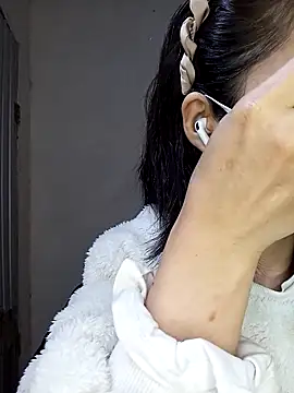 Daisy-lusia2026 online show from March 2026 10:13:01 PM