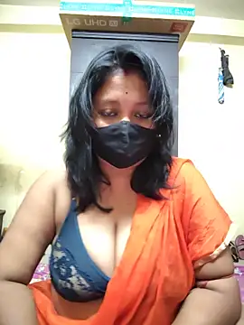 Snapshot of Curvy_Trisha chatting on June 2026 07:49:02 PM Curvy Trisha online show from June 2026 07:49:02 PM
