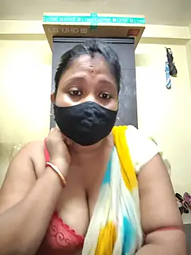 Snapshot of Curvy_Trisha chatting on June 2026 05:05:02 AM Curvy Trisha online show from June 2026 05:05:02 AM