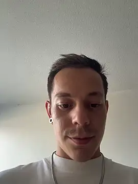 Snapshot of AxelMuller chatting on February 2026 12:49:01 PM AxelMuller online show from February 2026 12:49:01 PM