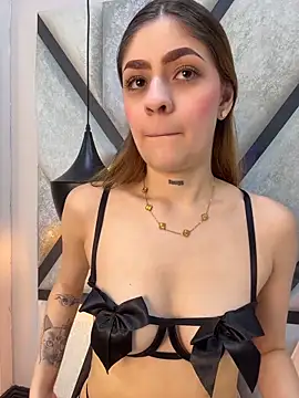 Snapshot of AriaWillssX chatting on February 2026 08:51:02 PM AriaWillssX online show from February 2026 08:51:02 PM