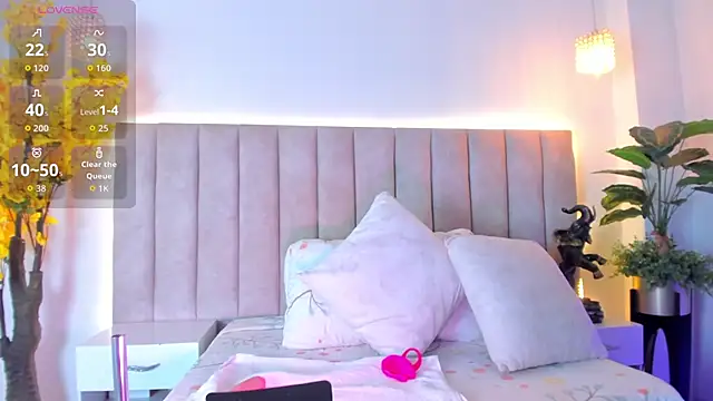 PixzyMartinez online show from February 2026 01:21:02 PM