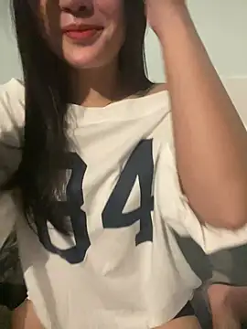 Snapshot of hotgirl-sexy chatting on February 2026 03:38:02 PM hotgirl-sexy online show from February 2026 03:38:02 PM