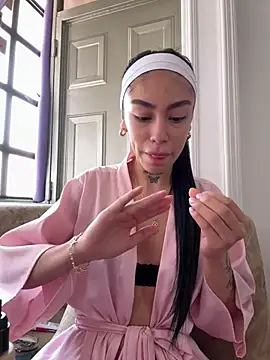 Bonny Eva online show from March 2026 04:22:01 PM