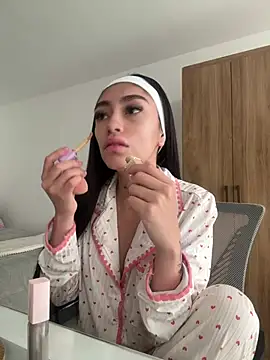 Snapshot of Bonny_Eva chatting on June 2026 06:17:01 PM Bonny Eva online show from June 2026 06:17:01 PM