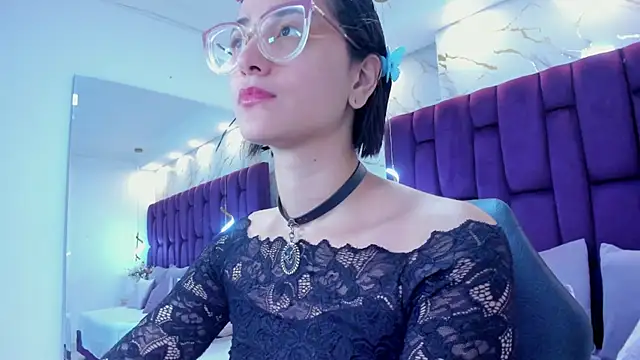 Snapshot of crystalstonee chatting on February 2026 09:44:01 PM crystalstonee online show from February 2026 09:44:01 PM