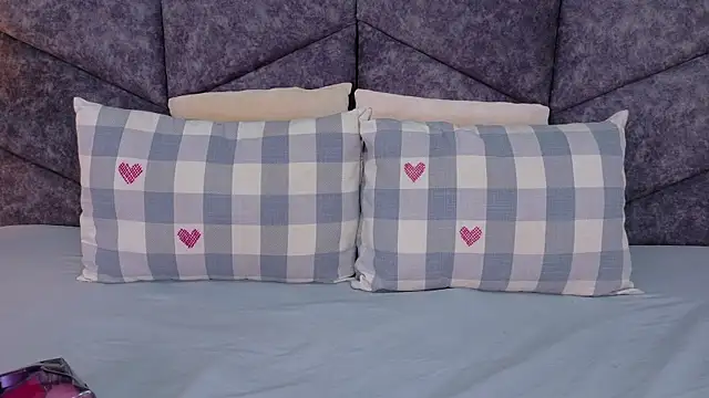 Snapshot of AnnieRouse__ chatting on June 2026 11:31:01 AM AnnieRouse online show from June 2026 11:31:01 AM
