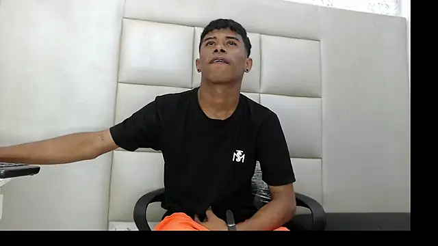 TonnyMarck online show from February 2026 02:19:01 AM