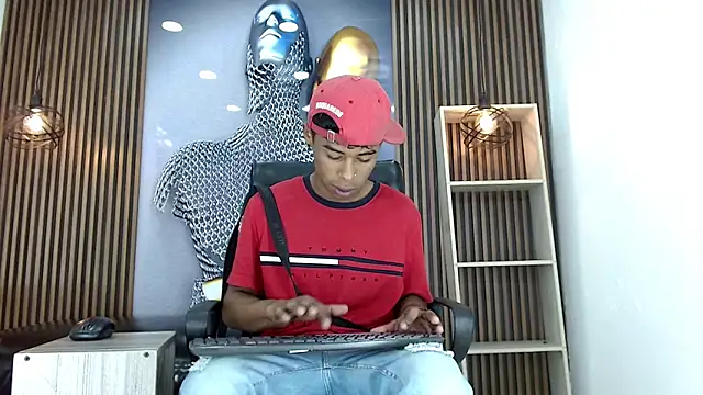 TonnyMarck online show from March 2026 01:57:02 PM