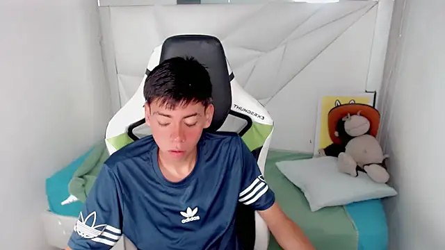 Liarr  online show from February 2026 08:05:01 PM