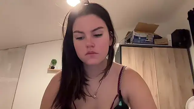 kiaraaaa75 online show from February 2026 08:38:02 PM