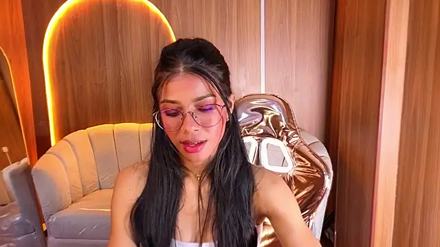 Alina b  online show from April 2026 08:09:02 PM