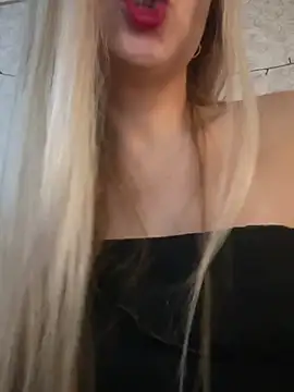 Snapshot of NikkiMis chatting on February 2026 11:42:02 AM NikkiMis online show from February 2026 11:42:02 AM