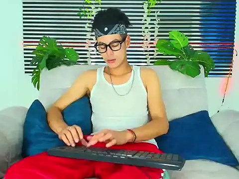 ThiiagoSaeenz online show from January 2026 09:24:01 PM