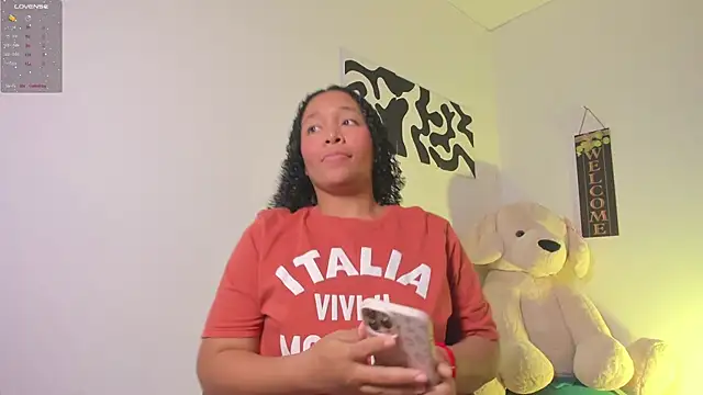 Snapshot of Nia13 chatting on February 2026 05:22:02 AM Nia13 online show from February 2026 05:22:02 AM