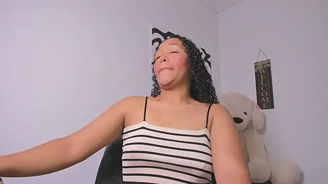 Nia13 online show from March 2026 06:08:01 AM