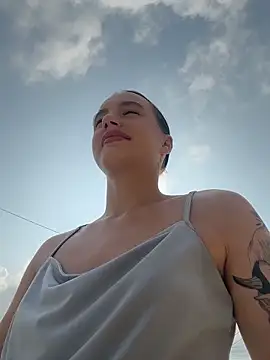 MiaTee online show from April 2026 01:59:02 AM