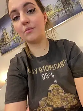 Snapshot of AliceDesmee chatting on January 2026 07:11:01 PM AliceDesmee online show from January 2026 07:11:01 PM