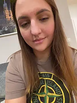 Snapshot of AliceDesmee chatting on February 2026 12:07:02 AM AliceDesmee online show from February 2026 12:07:02 AM
