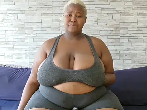 BustyBmw online show from February 2026 10:36:02 AM