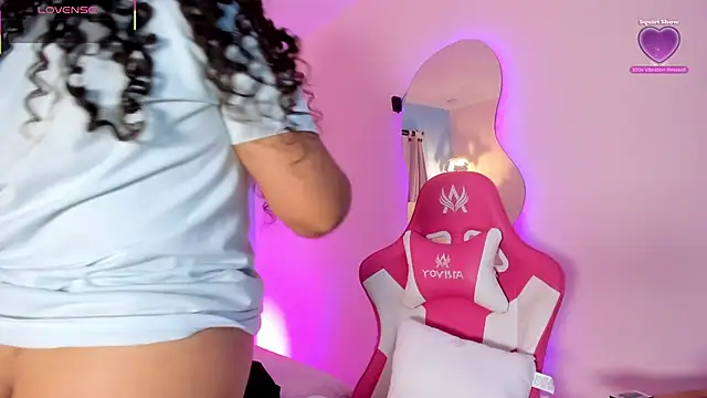 Snapshot of LOU_22_ chatting on February 2026 12:59:02 PM LOU 22 online show from February 2026 12:59:02 PM