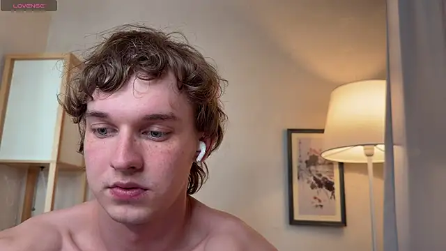 Snapshot of Friday_gay_dude chatting on April 2026 01:30:01 PM Friday gay dude online show from April 2026 01:30:01 PM