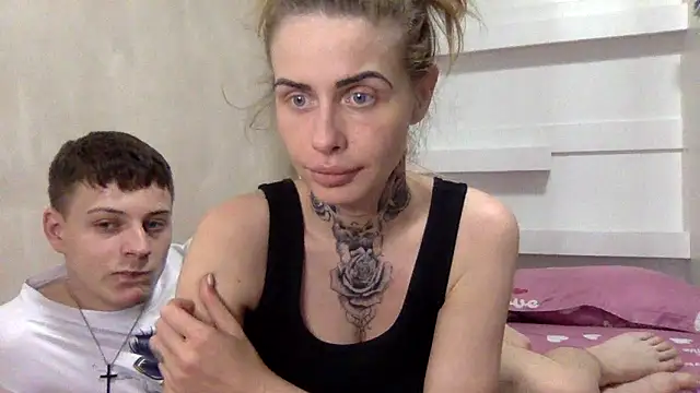 Carlos18loverboyfriend online show from April 2026 05:21:02 PM