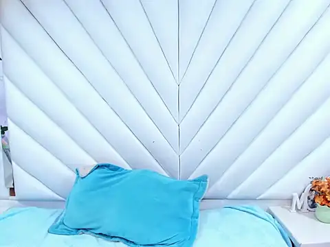 Lunaa Brunettee online show from February 2026 03:05:02 AM