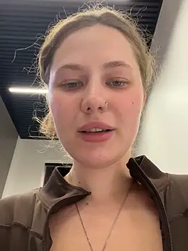 AsynaYuuki online show from February 2026 06:51:02 PM