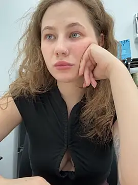 AsynaYuuki online show from March 2026 05:41:02 PM