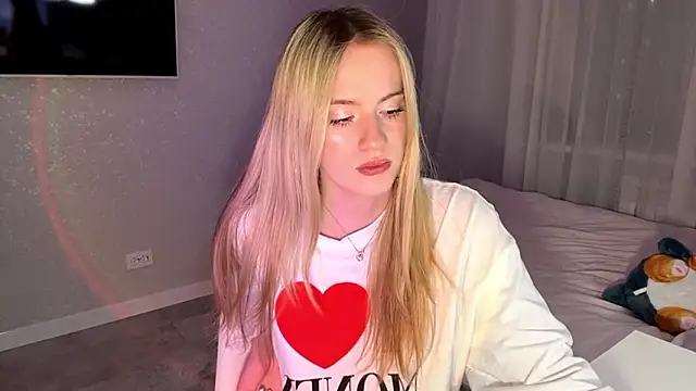 Snapshot of Between_Eeys chatting on March 2026 03:47:01 PM Between Eeys online show from March 2026 03:47:01 PM