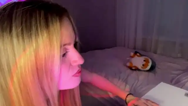 Snapshot of Between_Eeys chatting on March 2026 03:08:01 PM Between Eeys online show from March 2026 03:08:01 PM