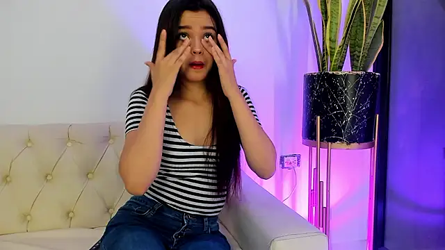 liorah wolf online show from February 2026 07:54:02 PM