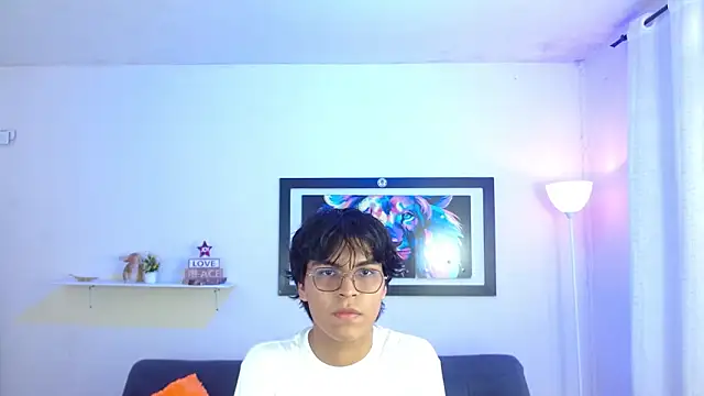 Snapshot of Maecum18 chatting on February 2026 08:47:01 PM Maecum18 online show from February 2026 08:47:01 PM