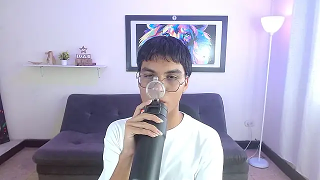 Maecum18 online show from April 2026 08:57:01 PM