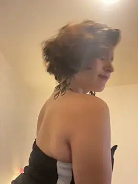 Snapshot of eva_luz chatting on May 2026 07:19:02 PM eva luz online show from May 2026 07:19:02 PM