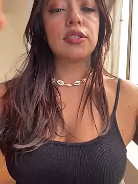 Snapshot of foxxy_lover chatting on February 2026 05:31:01 PM foxxy lover online show from February 2026 05:31:01 PM