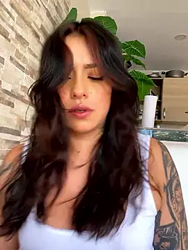 Snapshot of foxxy_lover chatting on February 2026 07:47:02 PM foxxy lover online show from February 2026 07:47:02 PM