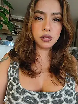 Snapshot of foxxy_lover chatting on July 2026 07:42:01 PM foxxy lover online show from July 2026 07:42:01 PM