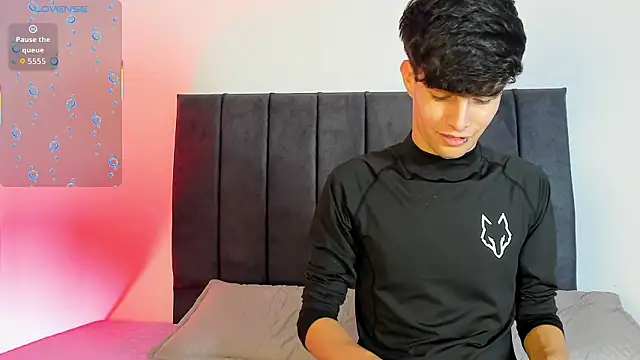 axxxel twink online show from March 2026 02:04:01 AM