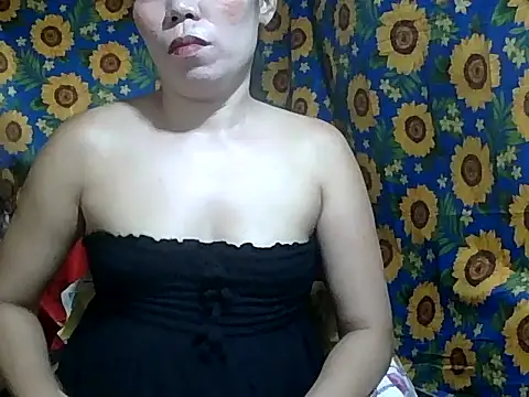 Snapshot of Sexy_HotPussy4u chatting on May 2026 01:00:01 AM Sexy HotPussy4u online show from May 2026 01:00:01 AM