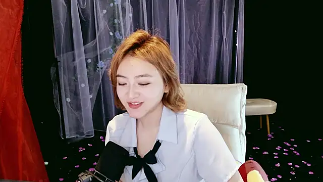 Lady-Mia777 online show from April 2026 04:13:02 AM